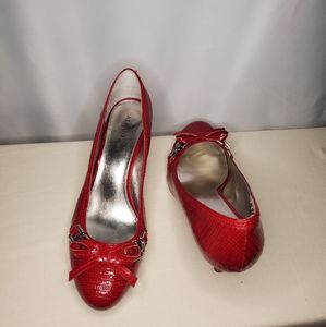 9.5w Alfani kitten heels